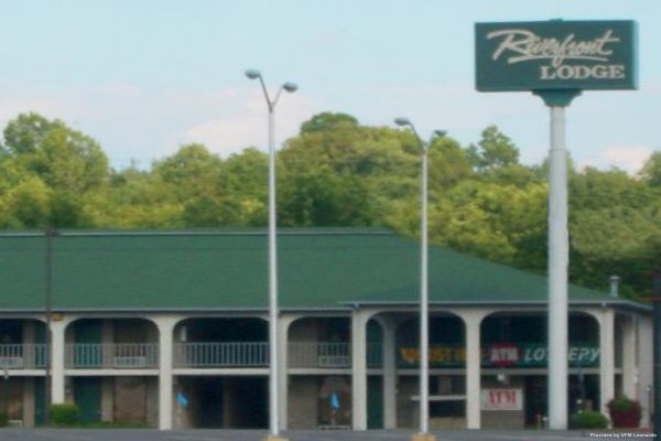 Hotel RIVERFRONT LODGE BURKESVILLE (Burkesville)